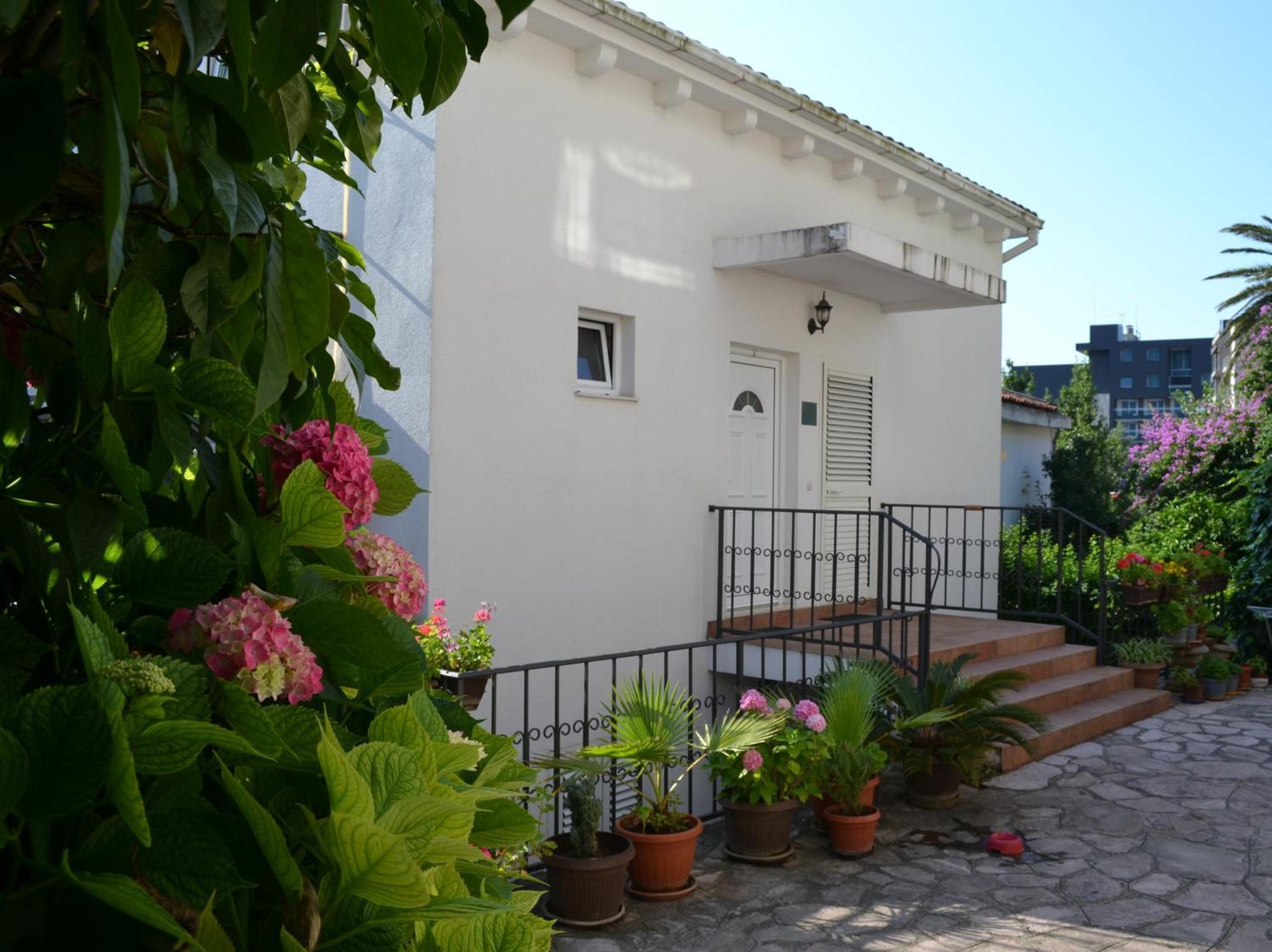 Apartments Luka Будва Экстерьер фото